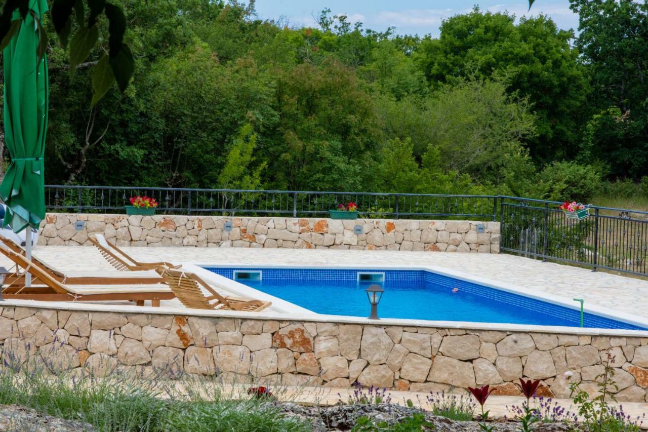 Relaxing Dalmatian House In Village Ljubitovica Exterior photo